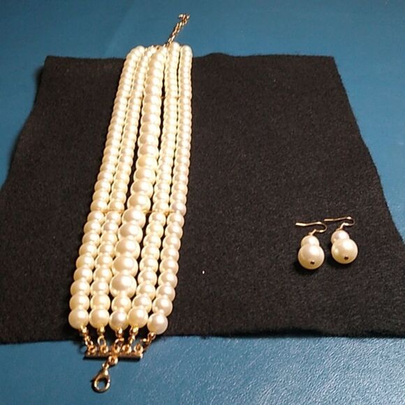 Five Strand Faux Pearl Beads Choker Necklace & Pierced Dangling Earrings - Picture 4 of 11